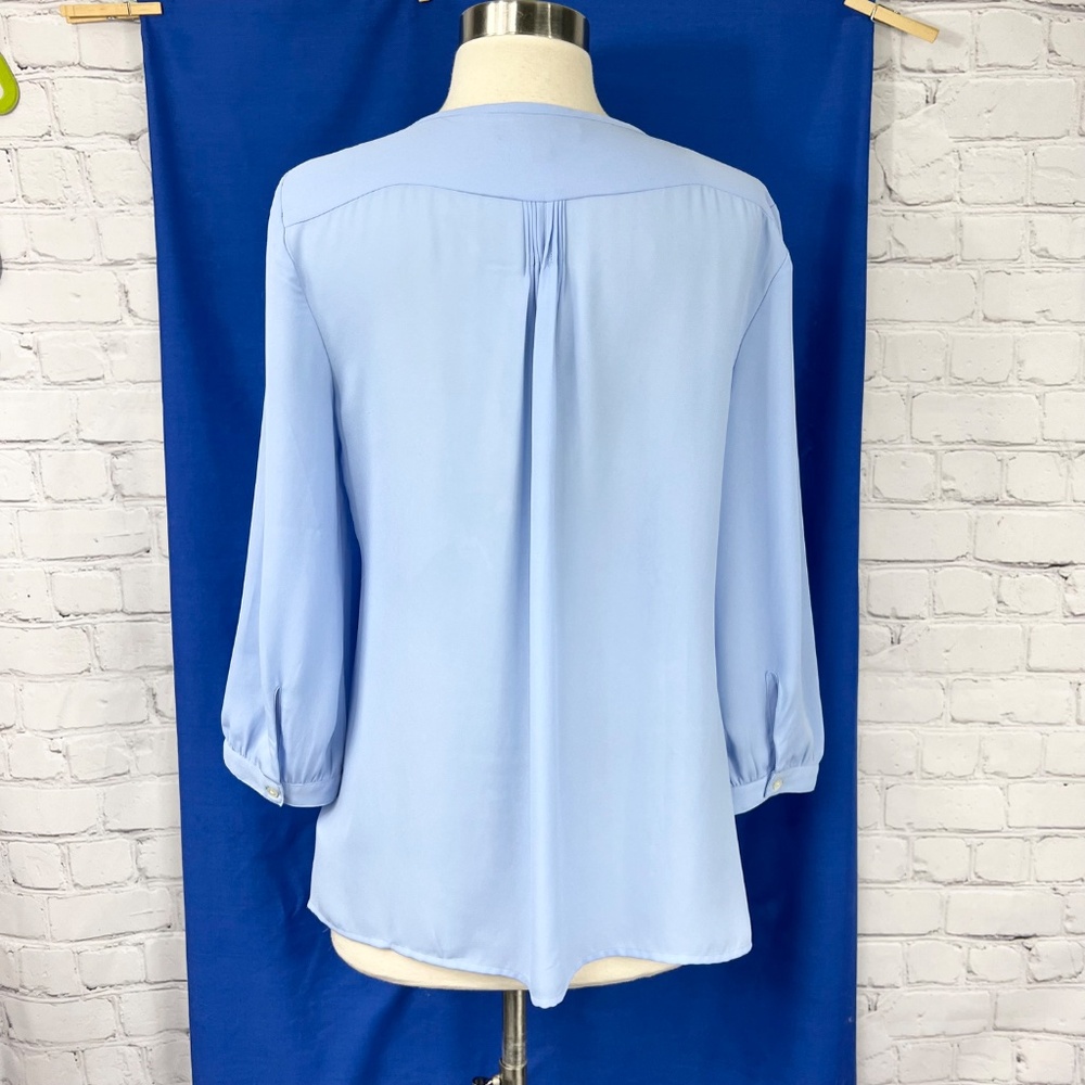 🔥2/$10 |•BANANA REPUBLIC•| Pretty Periwinkle/Light Blue Pin-Tucked Top/Blouse - Picture 4 of 13